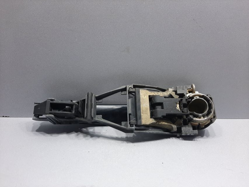 DIJELOVI RUCKA VRATA VW POLO > 01-05 3B0837885