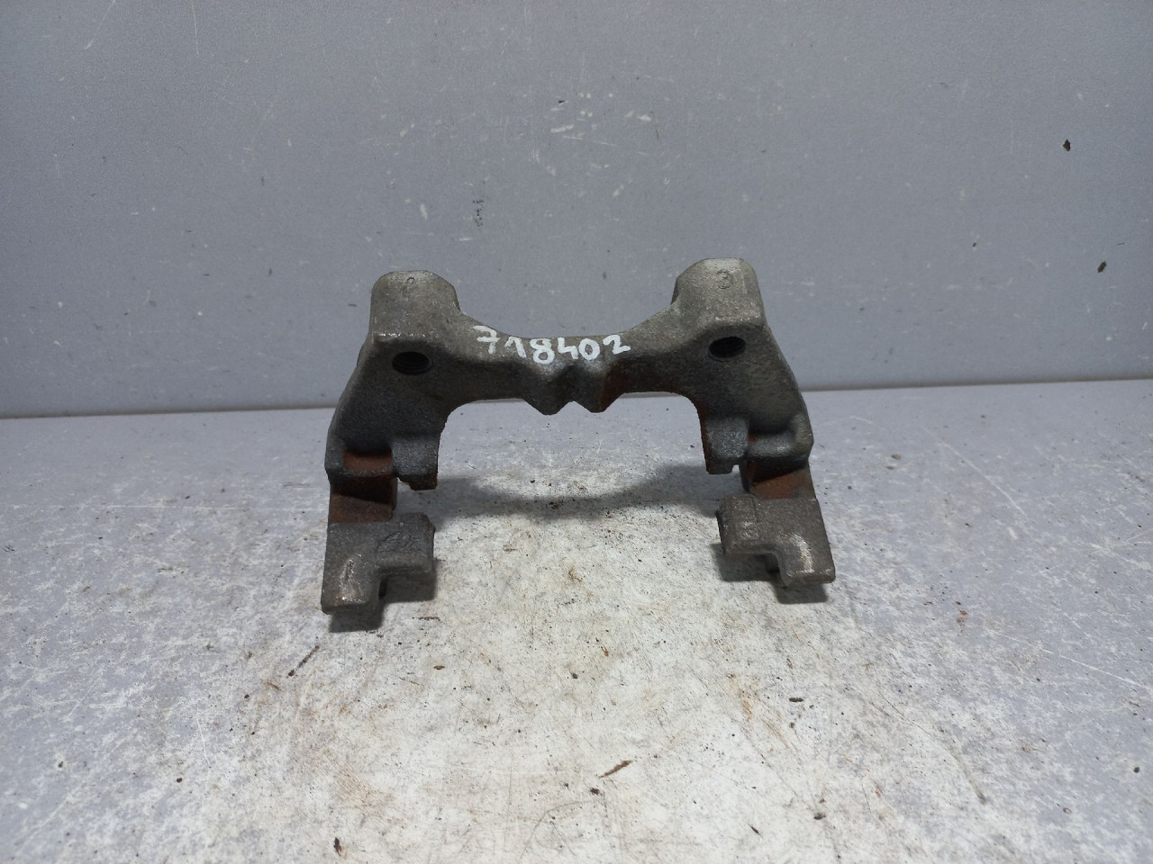 DIJELOVI NOSAC VW GOLF 7 SW > 13- 8V0615425