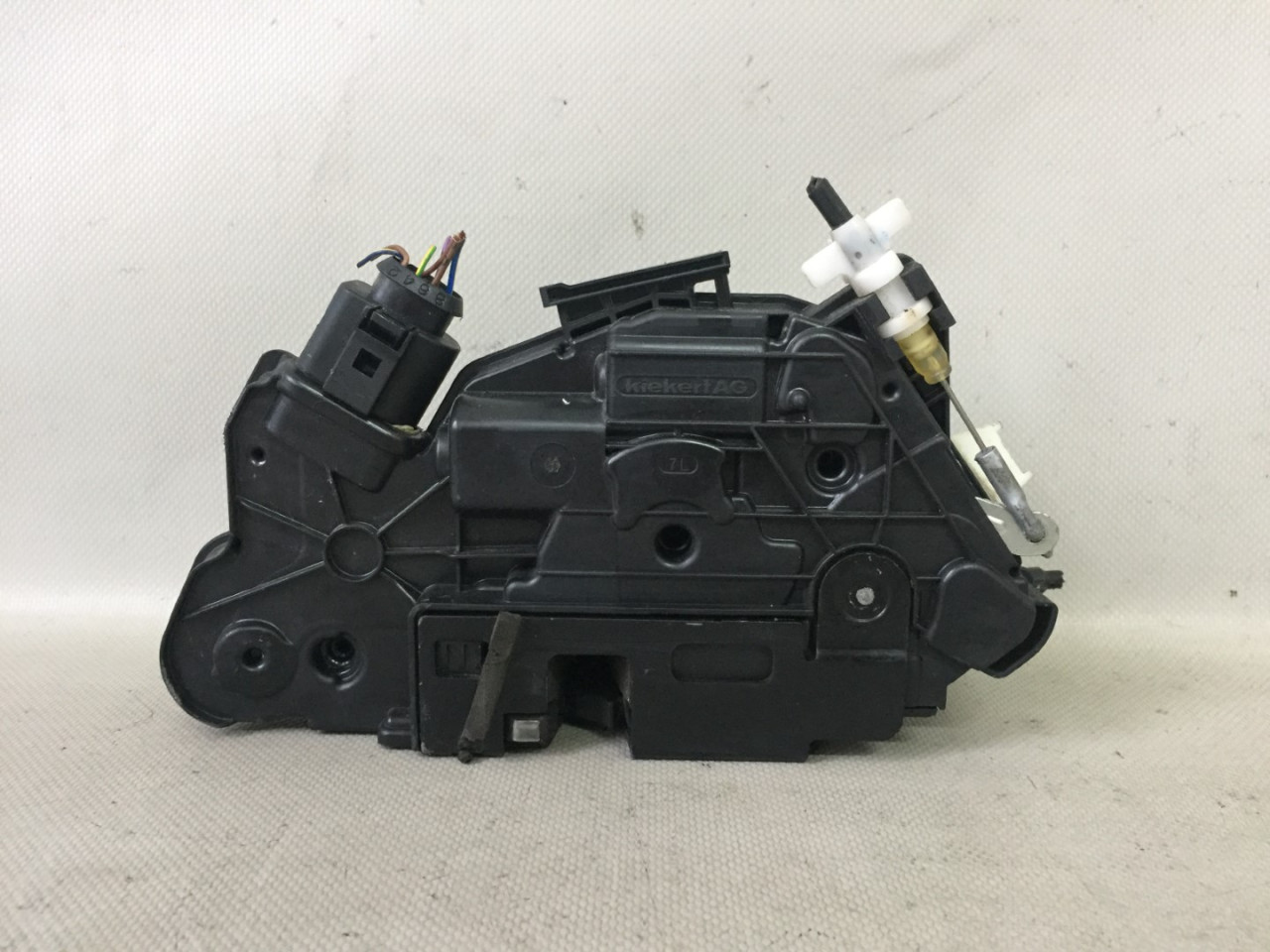 DIJELOVI BRAVA VRATA SKODA FABIA > 14- 1S1837015C