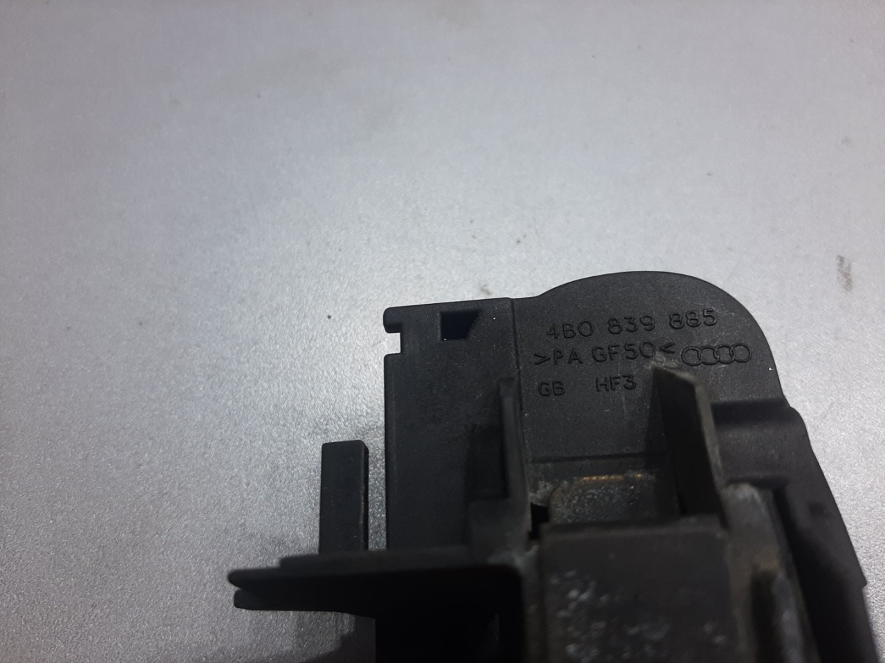 DIJELOVI RUCKA VRATA AUDI A3 > 08-12 4B0839885