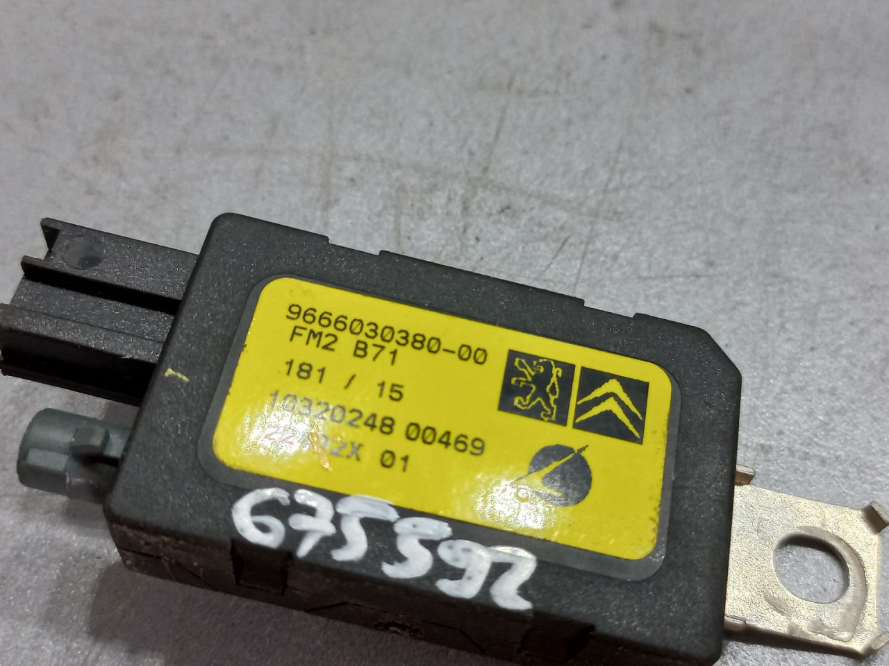 DIJELOVI ANTENA CITROEN C4 > 10-17 9666030380