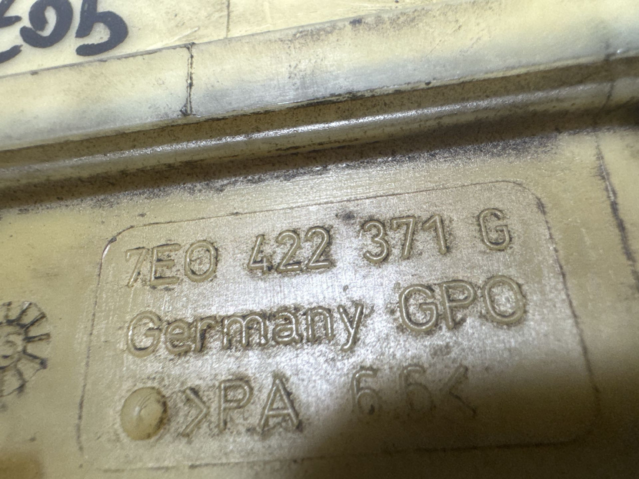 DIJELOVI BOCA ULJA VW T6 > 15-19 7E0422371G