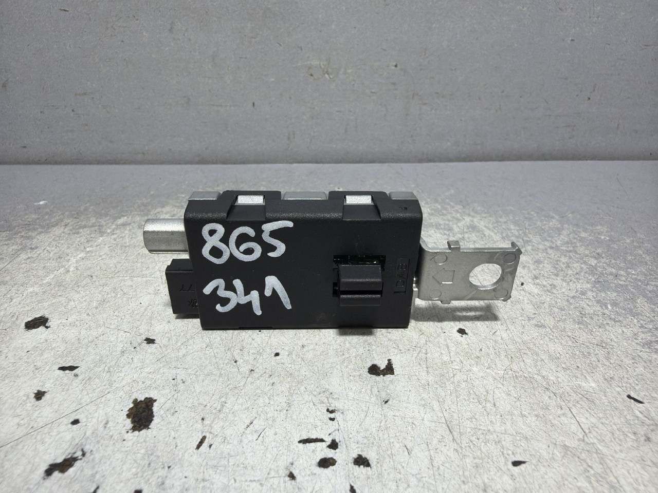 DIJELOVI ANTENA PEUGEOT 3008 > 16-20 1.5 9829041180