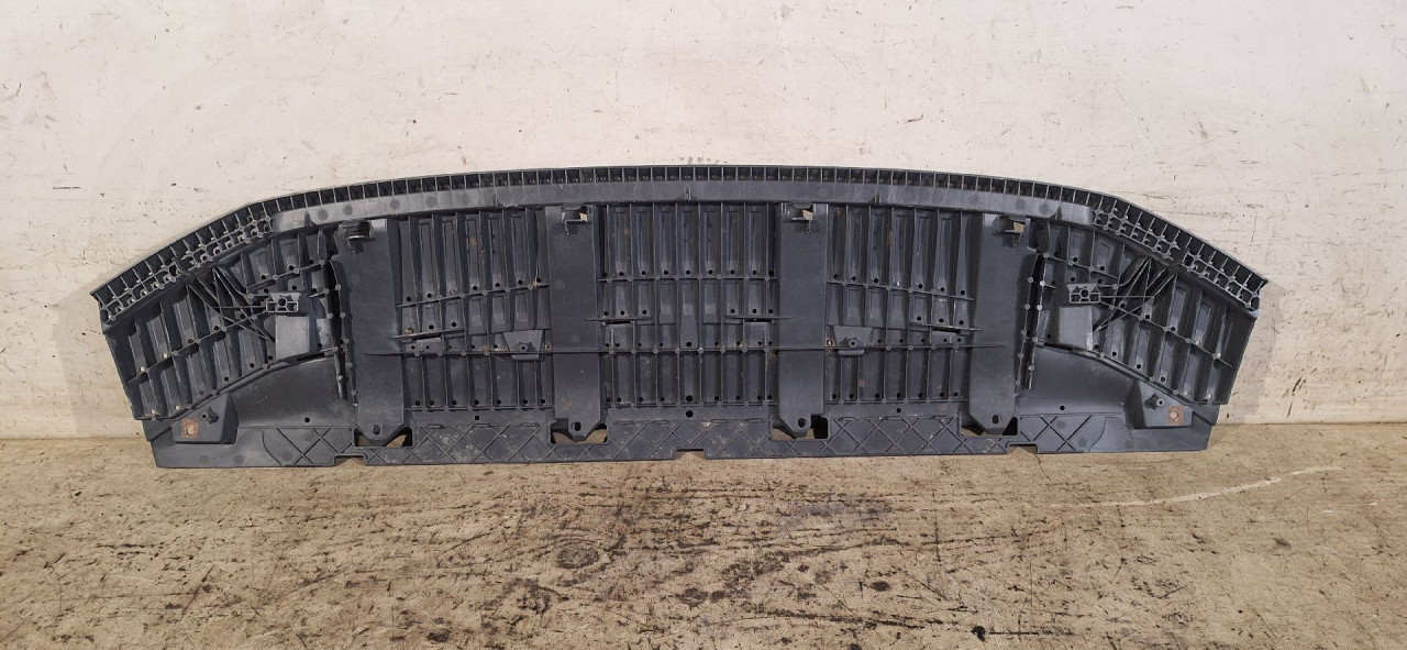 DIJELOVI POTPORA PREDNJEG BRANIKA AUDI Q3 > 11-15 8U0807233A