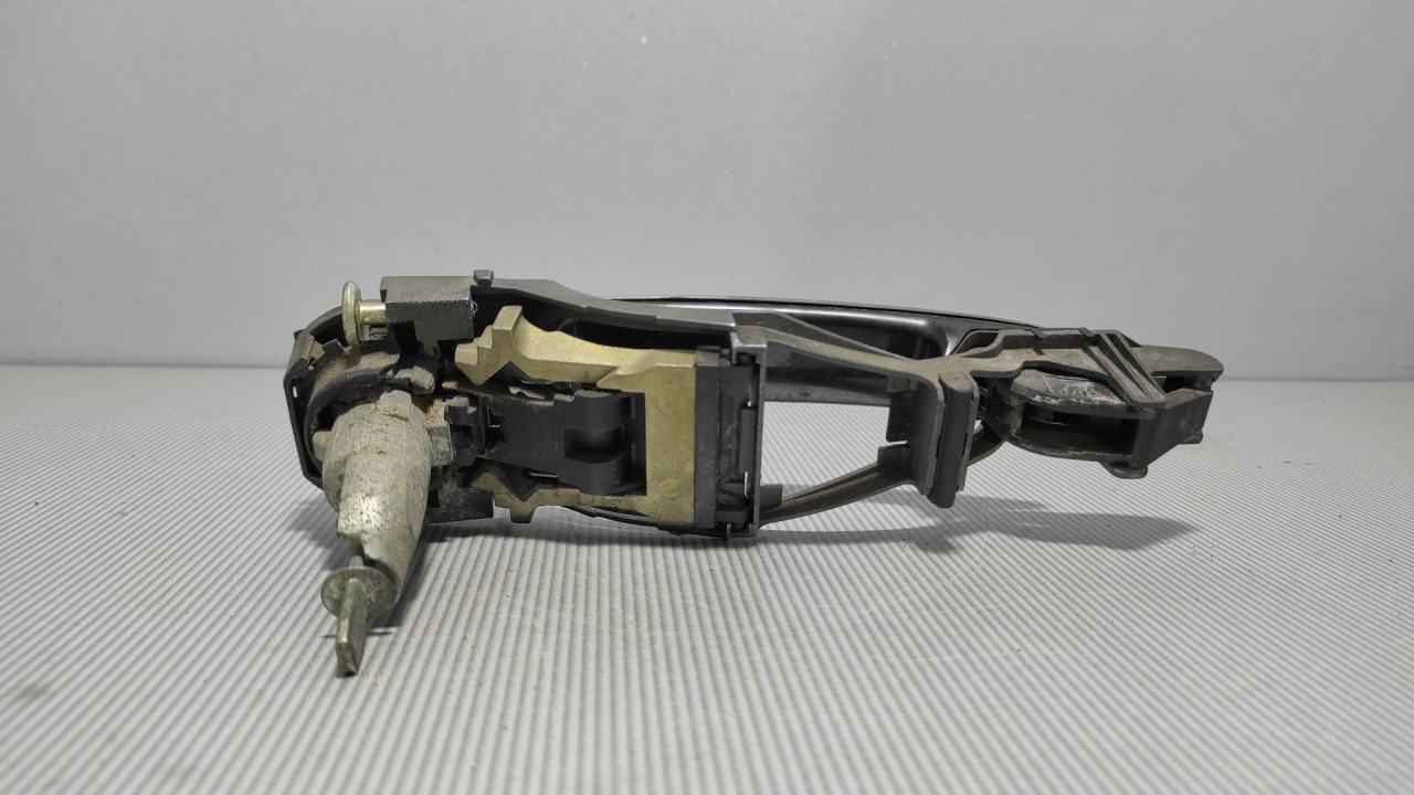 DIJELOVI RUCKA VRATA SEAT LEON > 05-09 3B0837885
