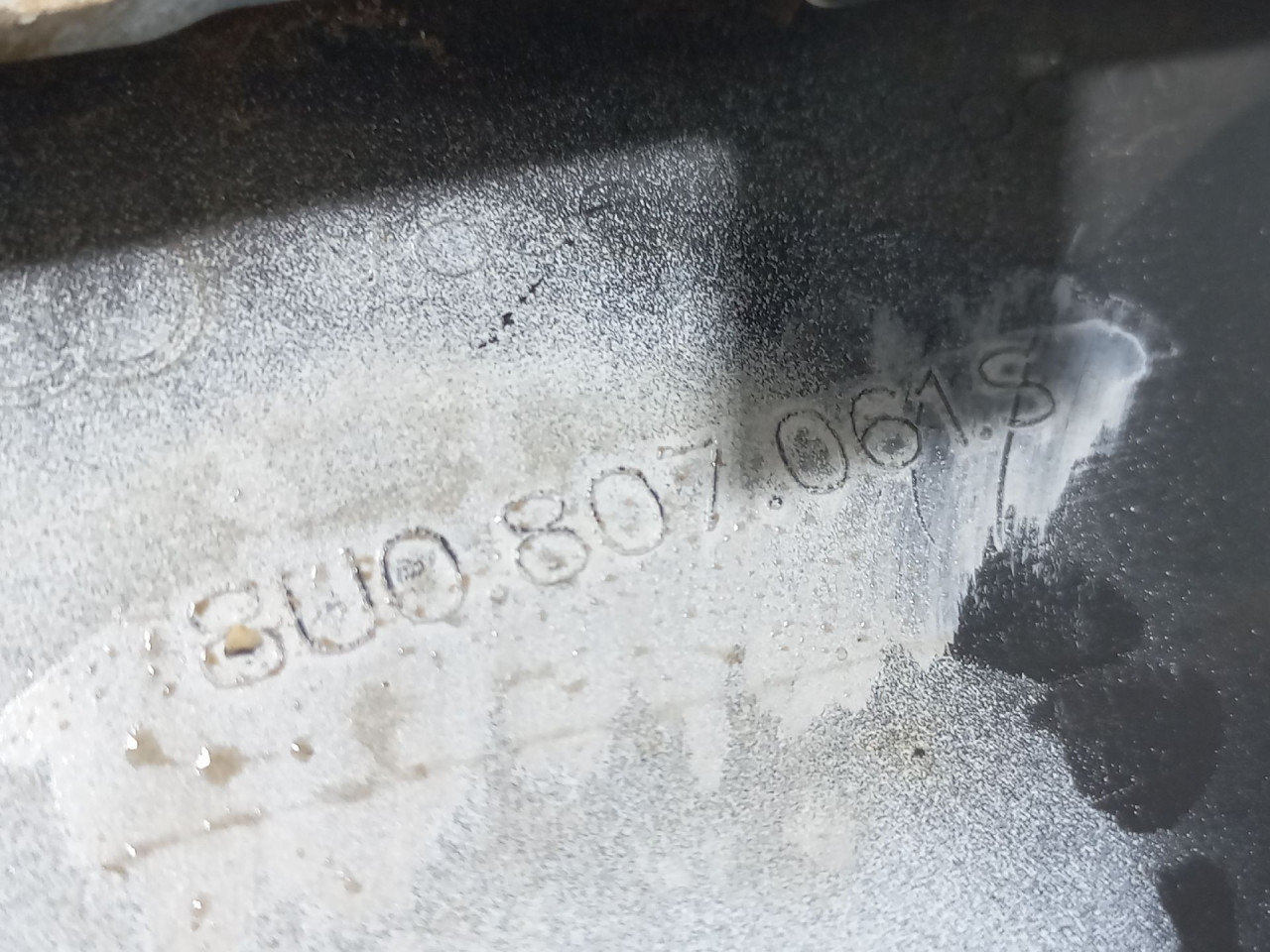 PLASTIKA BRANIKA AUDI Q3 > 11-15 8U0807061S