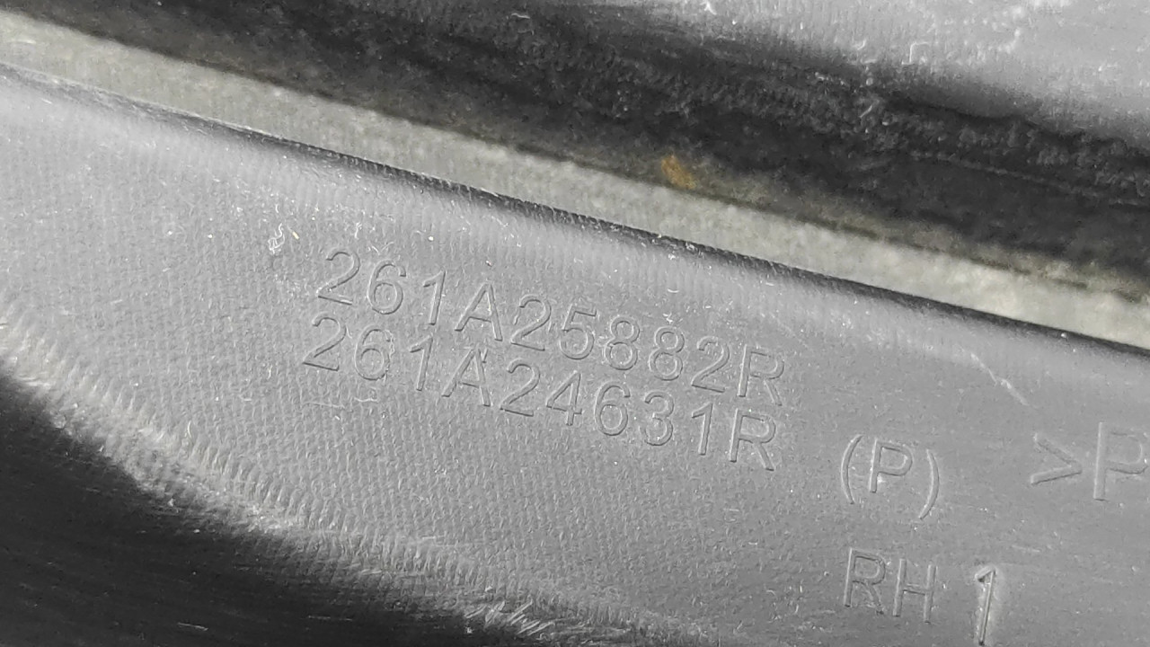 PLASTIKA BRANIKA RENAULT MEGANE > 14-16 261A25882R