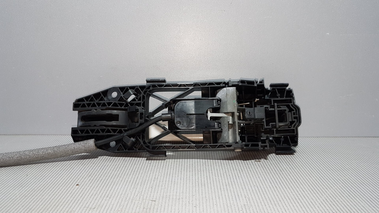 DIJELOVI RUCKA VRATA VW GOLF 6 > 08-12 5N0839885G