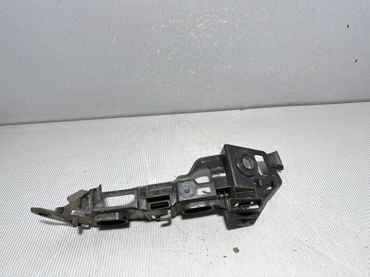 DIJELOVI NOSAC BRANIKA VW GOLF 7 > 12-16 2.0 5G0807184A