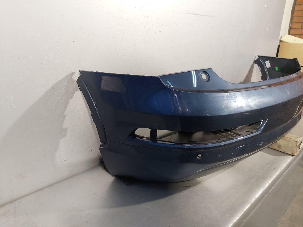 DIJELOVI BRANIK AUDI Q3 > 15-18 8U0807521