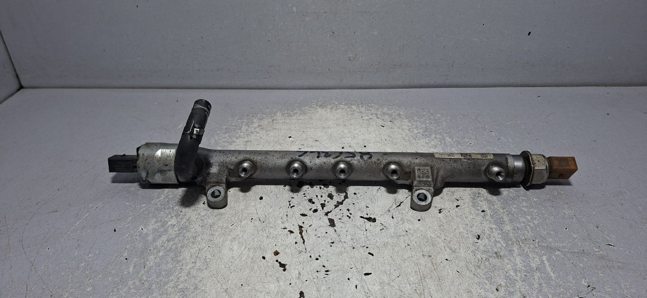 DIJELOVI RAMPA VW POLO > 09-14 03L130089B
