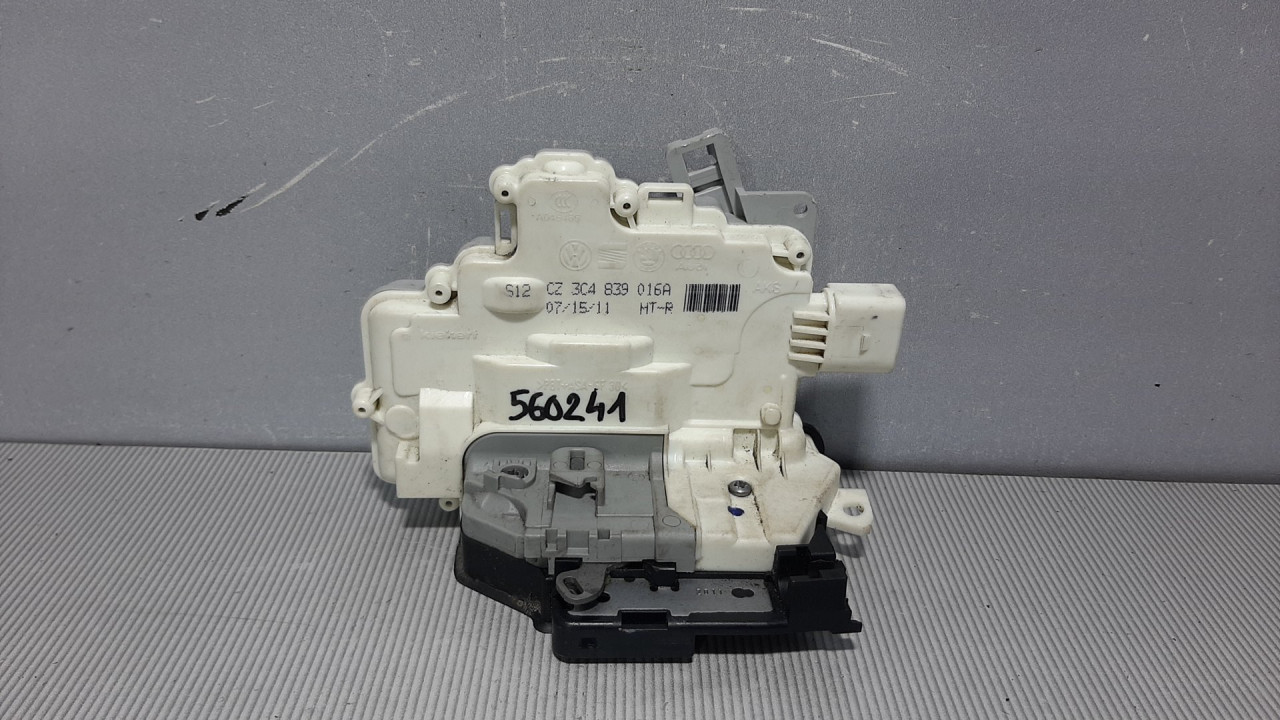 BRAVA VRATA VW PASSAT B7 > 10-14 3C4839016A