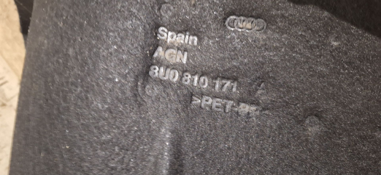 UNUTRASNJI BLATOBRAN AUDI Q3 > 11-15 8U0810171A