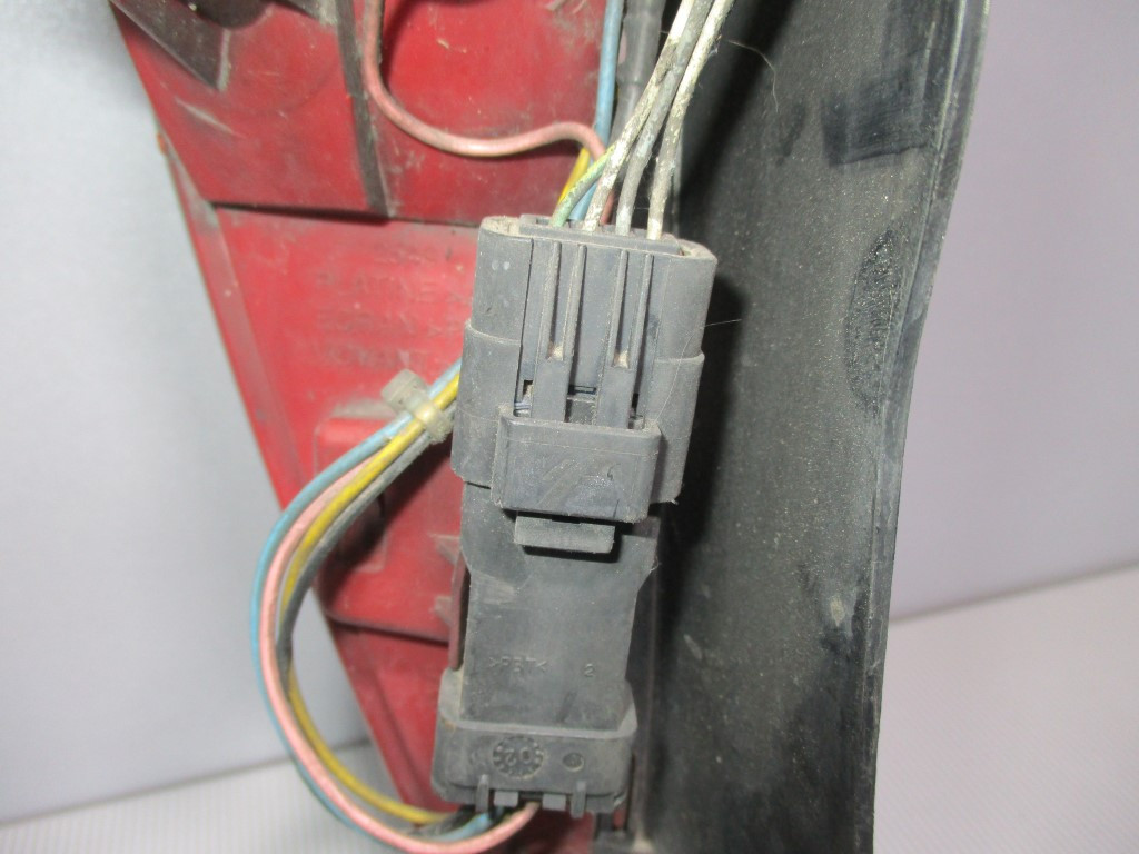 DIJELOVI STOP SVJETLO CITROEN C5 > 04-07 CI522016
