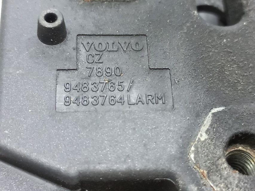DIJELOVI BRAVA HAUBE VOLVO S70/V70 > 00-04 9483765