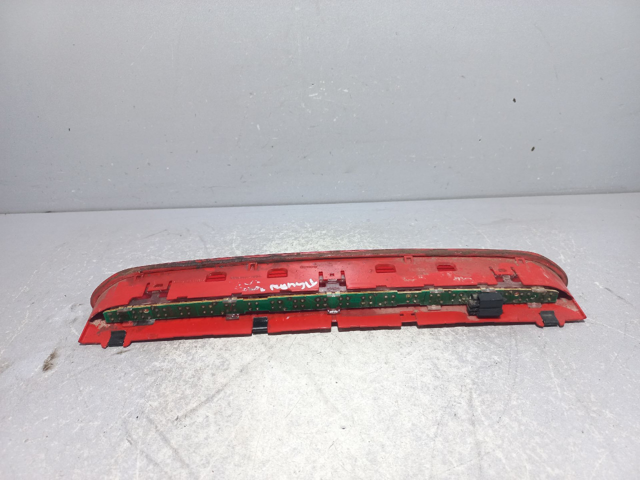 TRECE STOP SVJETLO VW TIGUAN > 11-15 1K6945097G
