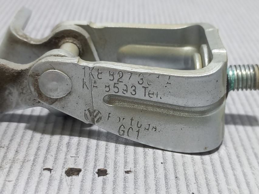 DIJELOVI BAGLAMA GEPEKA VW POLO > 09-14 1K8827301A
