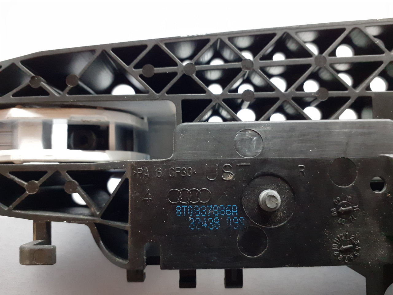 RUCKA VRATA AUDI A4 (B8) > 07-11 8T0837886A