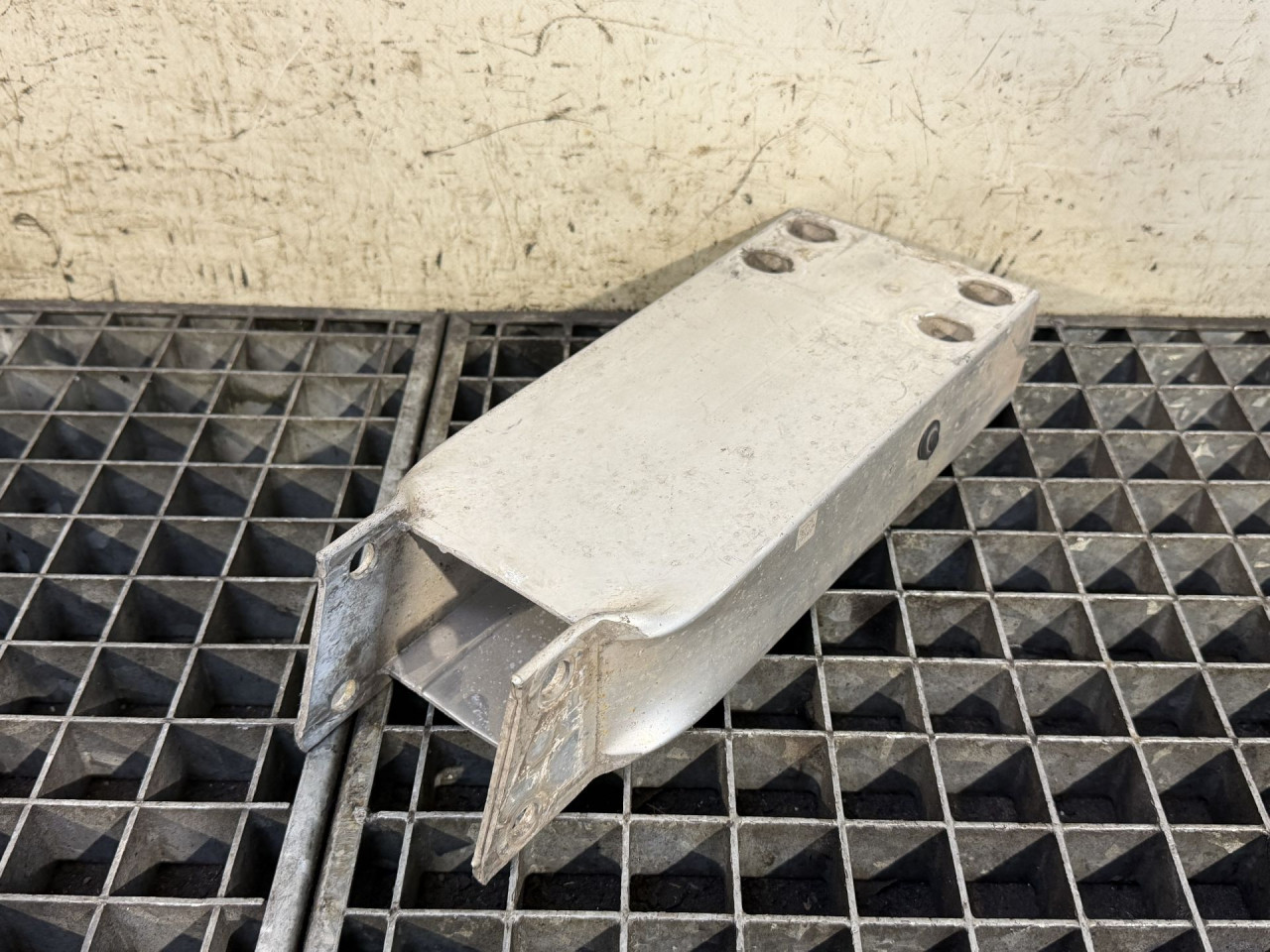 DIJELOVI NOSAC MERCEDES E KLASA (W213/S213) > 16-23 2.0