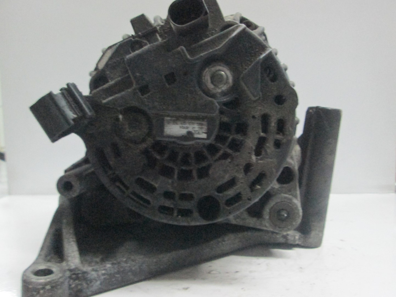 DIJELOVI ALTERNATOR VW TOUAREG > 02-06 0124615031