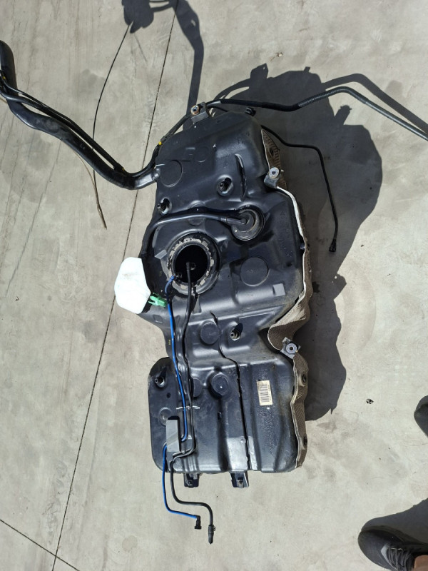 DIJELOVI REZERVOAR AUDI Q5 > 12-16 2.0