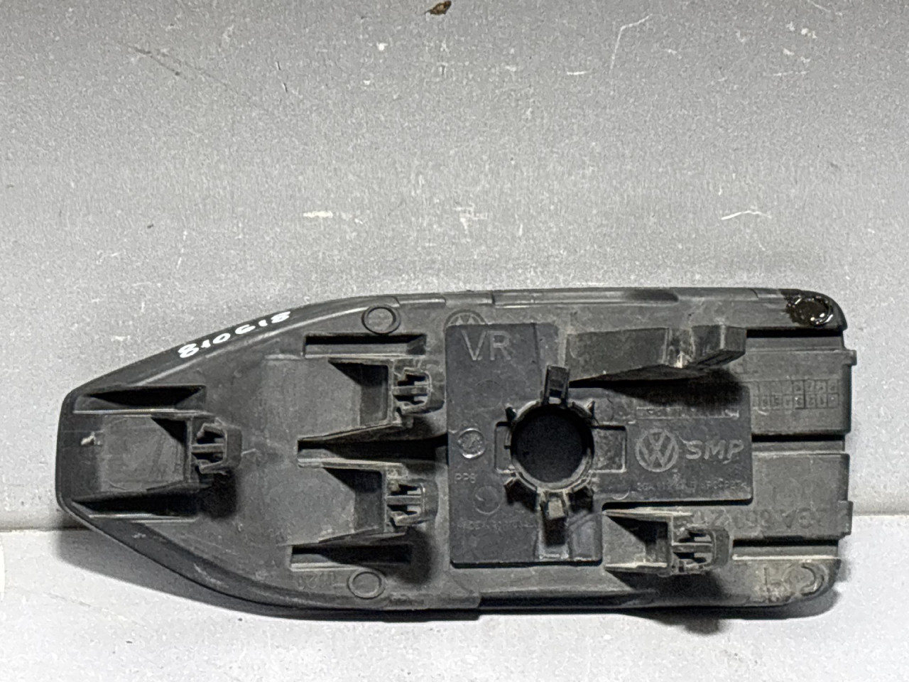 DIJELOVI RESETKA BRANIKA VW T-ROC > 17- 2GA919494B