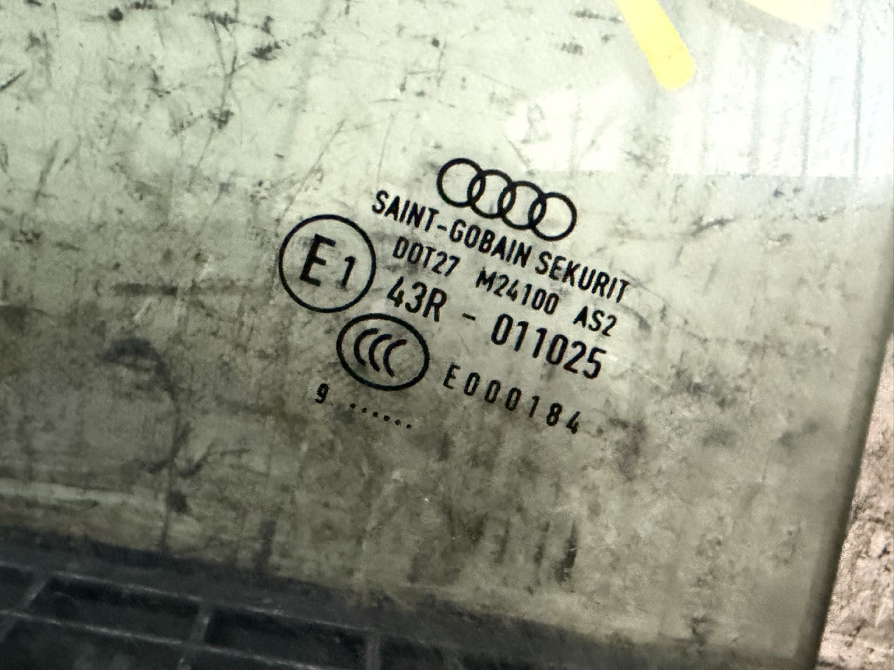 DIJELOVI STAKLO AUDI A4 (B9) > 19- 2.0 43R011025