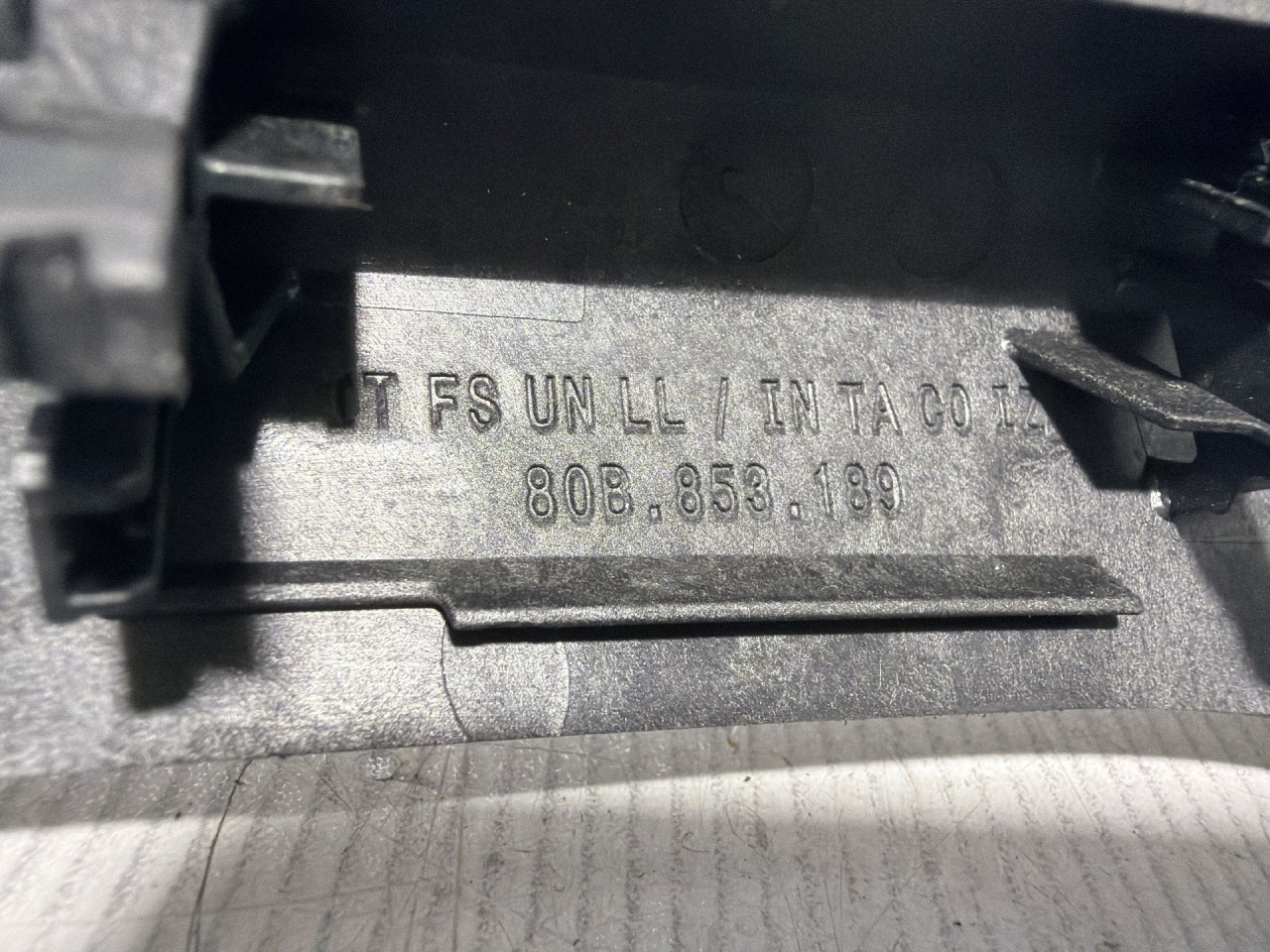 DIJELOVI LAJSNA AUDI Q5 (FY) > 17 - 20  3.0 80B853189