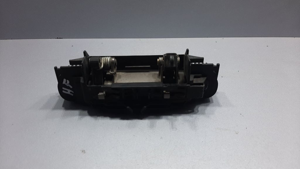 RUCKA VRATA AUDI A4 (B6) > 00-04 4B0839885