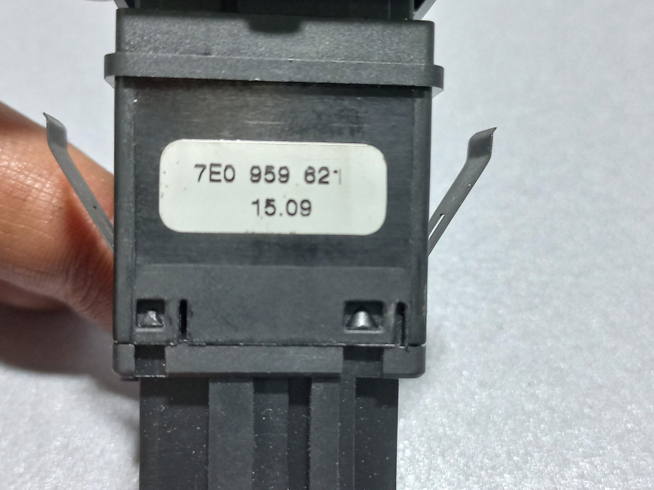 DIJELOVI PREKIDAC VW T5 > 03-09 7E0959621