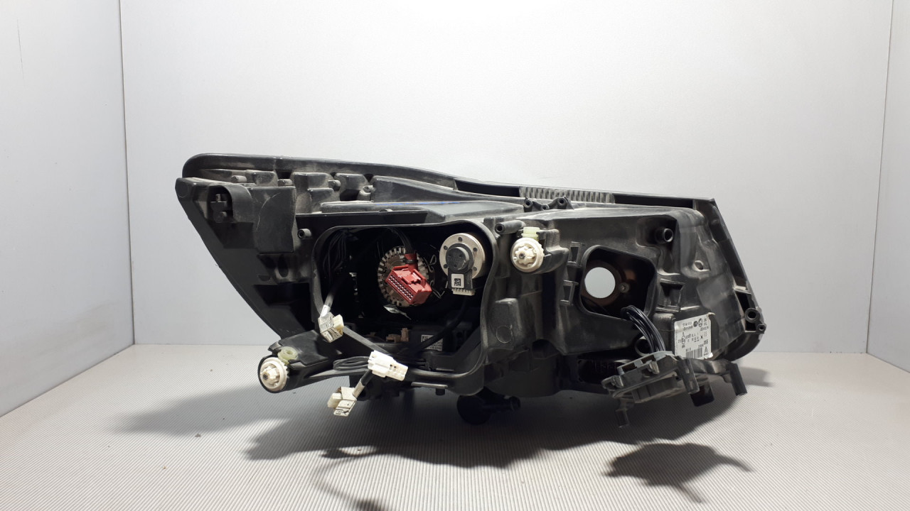 DIJELOVI FAR SKODA SUPERB > 13-15 1ZS01131409