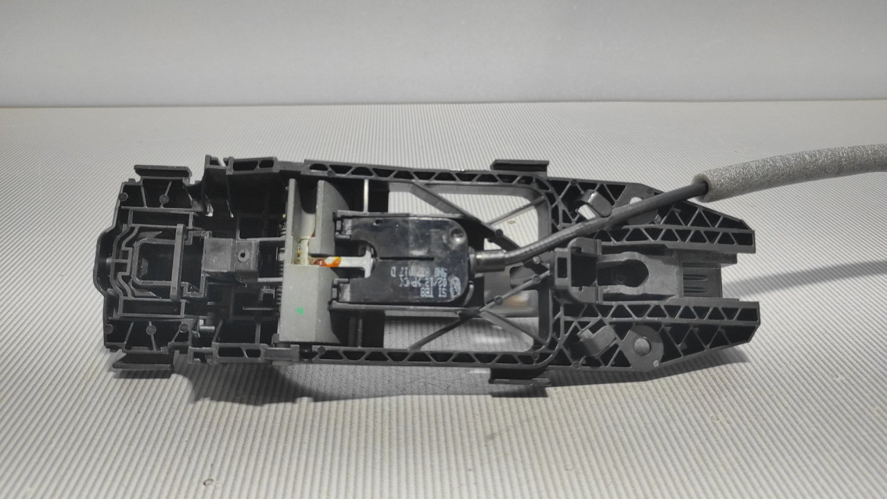 DIJELOVI RUCKA VRATA VW POLO > 09-14 5N0839885H