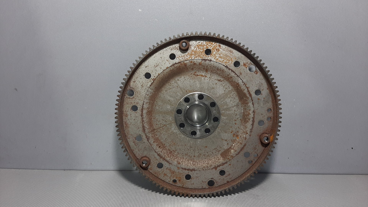 DIJELOVI ZAMAJAC AUDI A4 (B8) > 12-15 06H105323R