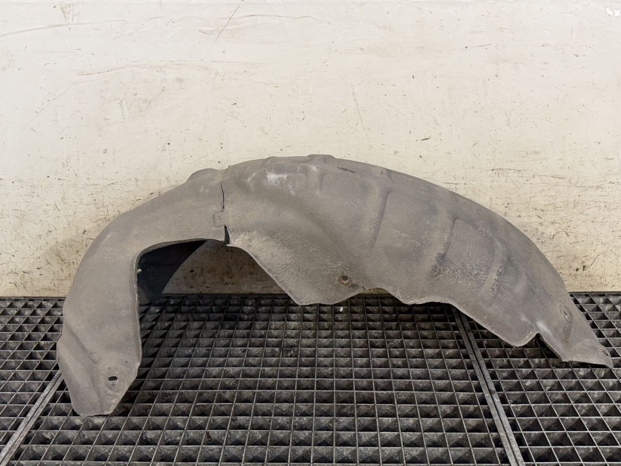 DIJELOVI UNUTRASNJI BLATOBRAN MAZDA 6 > 16-18 GHP9561J1A