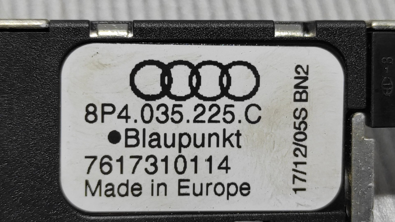 DIJELOVI ANTENA AUDI A3 > 08-12 8P4035225C