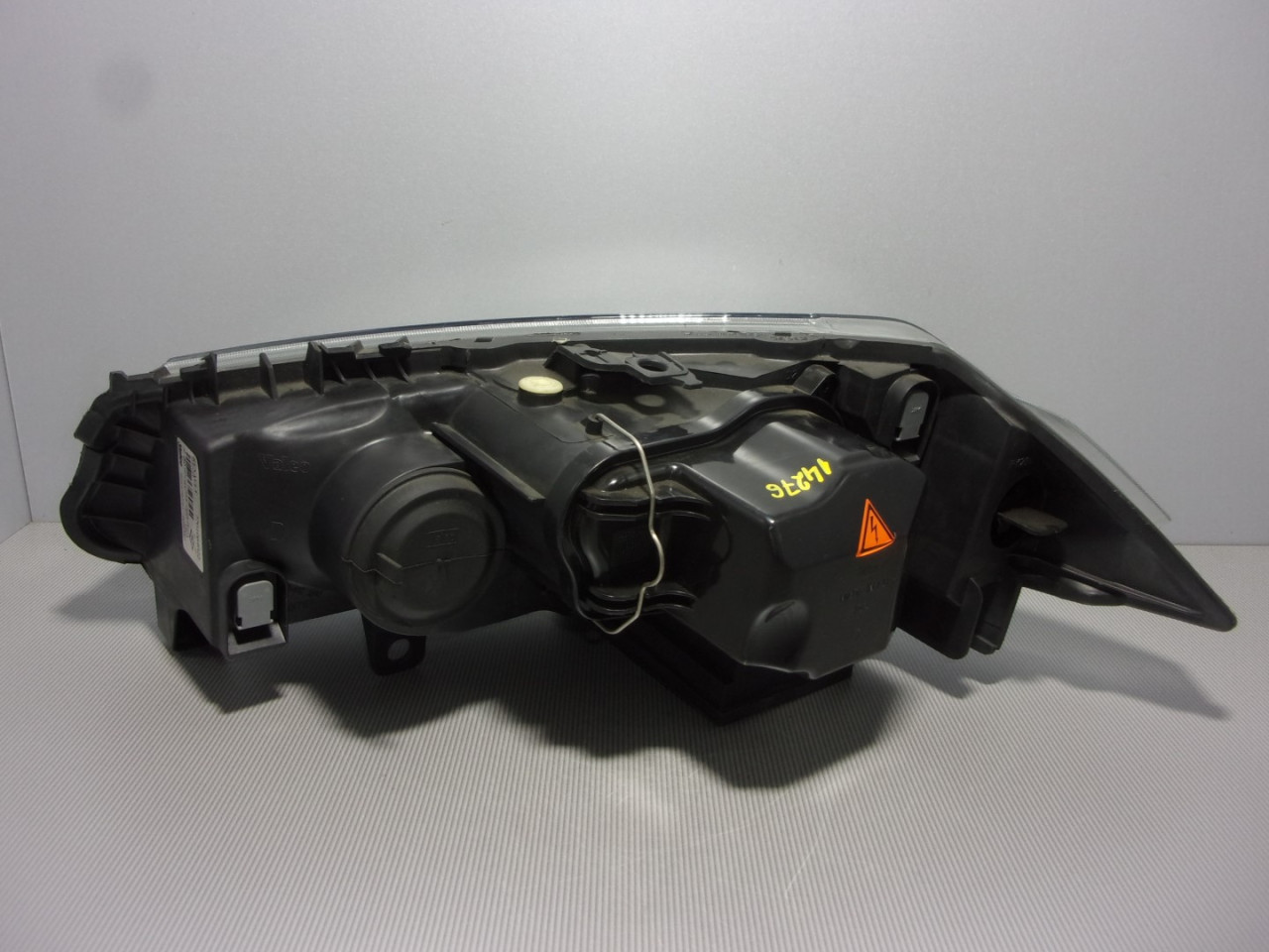 DIJELOVI FAR RENAULT MEGANE > 06-08 7701064022