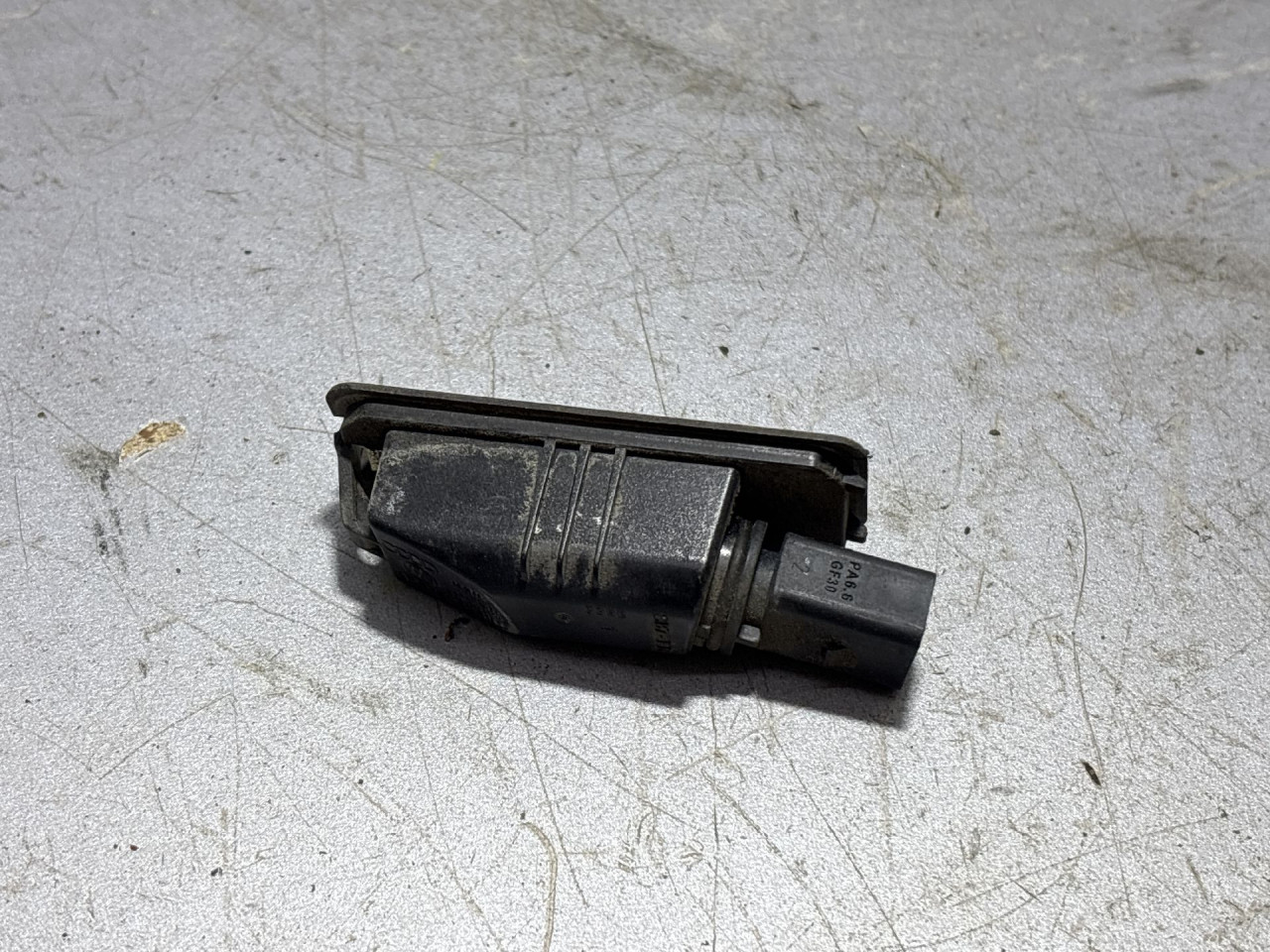 DIJELOVI RASVJETA TABLICA VW GOLF 7 > 12-16 1K8943021