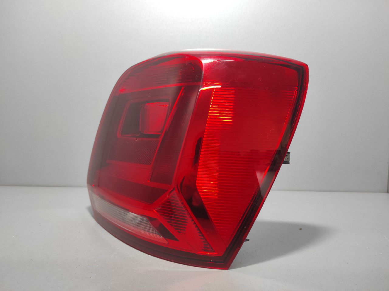 DIJELOVI STOP SVJETLO VW POLO > 14-17 6C0945096F