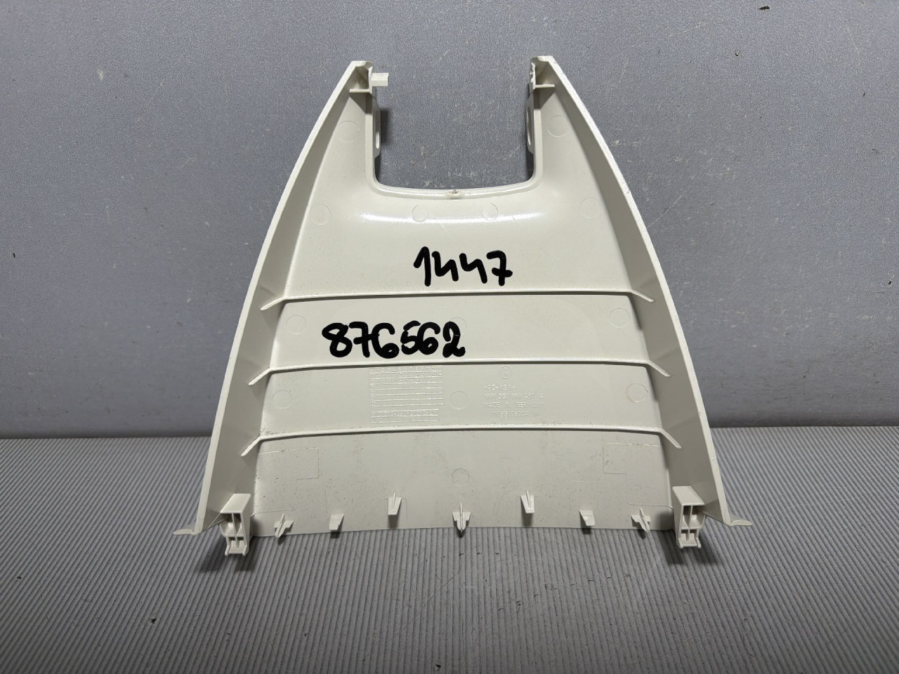 DIJELOVI PLASTIKA VW PASSAT B8 > 14-19 2.0 3G0868437A