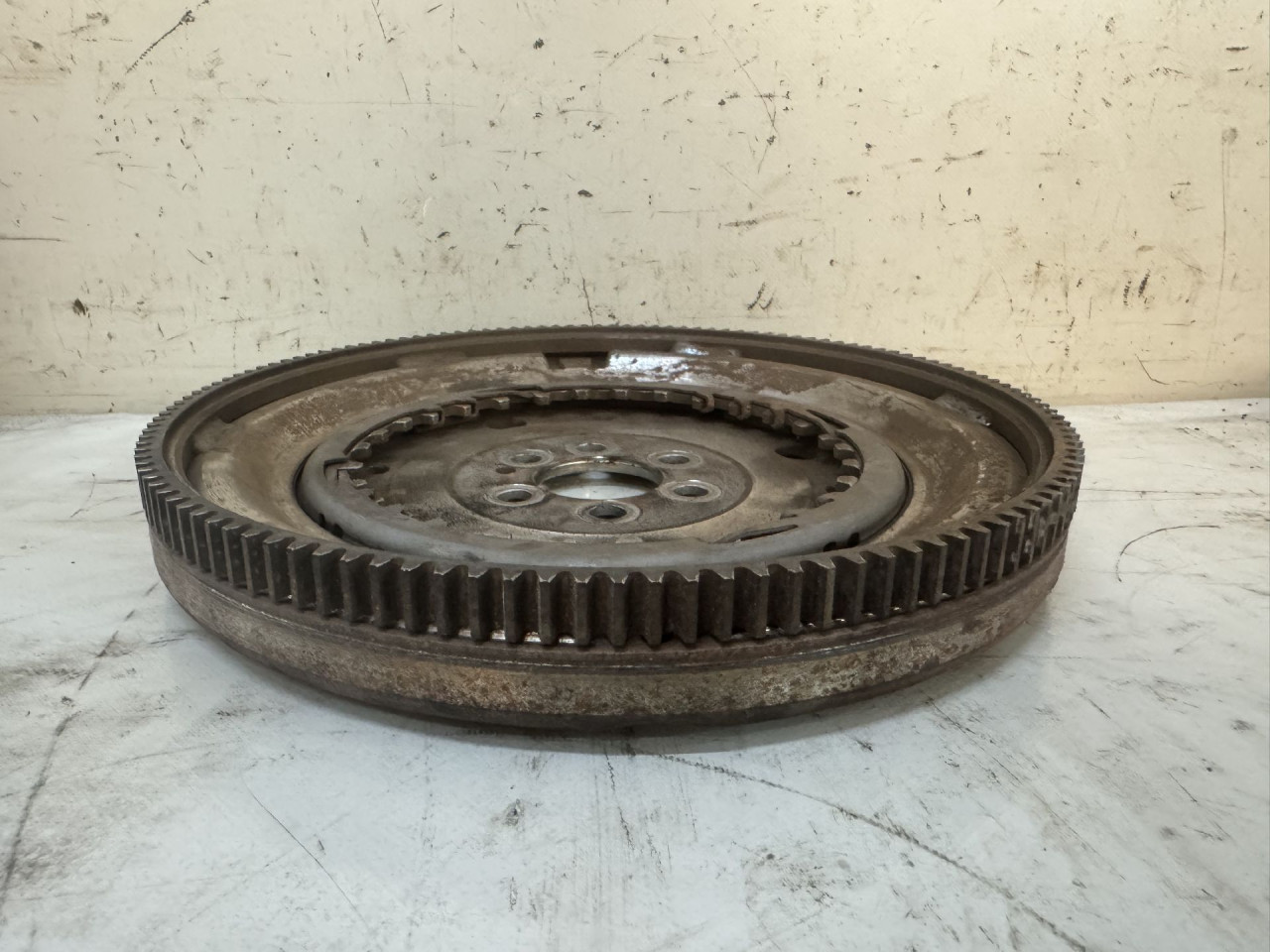 DIJELOVI ZAMAJAC VW GOLF 7 > 12-16 03F105266C