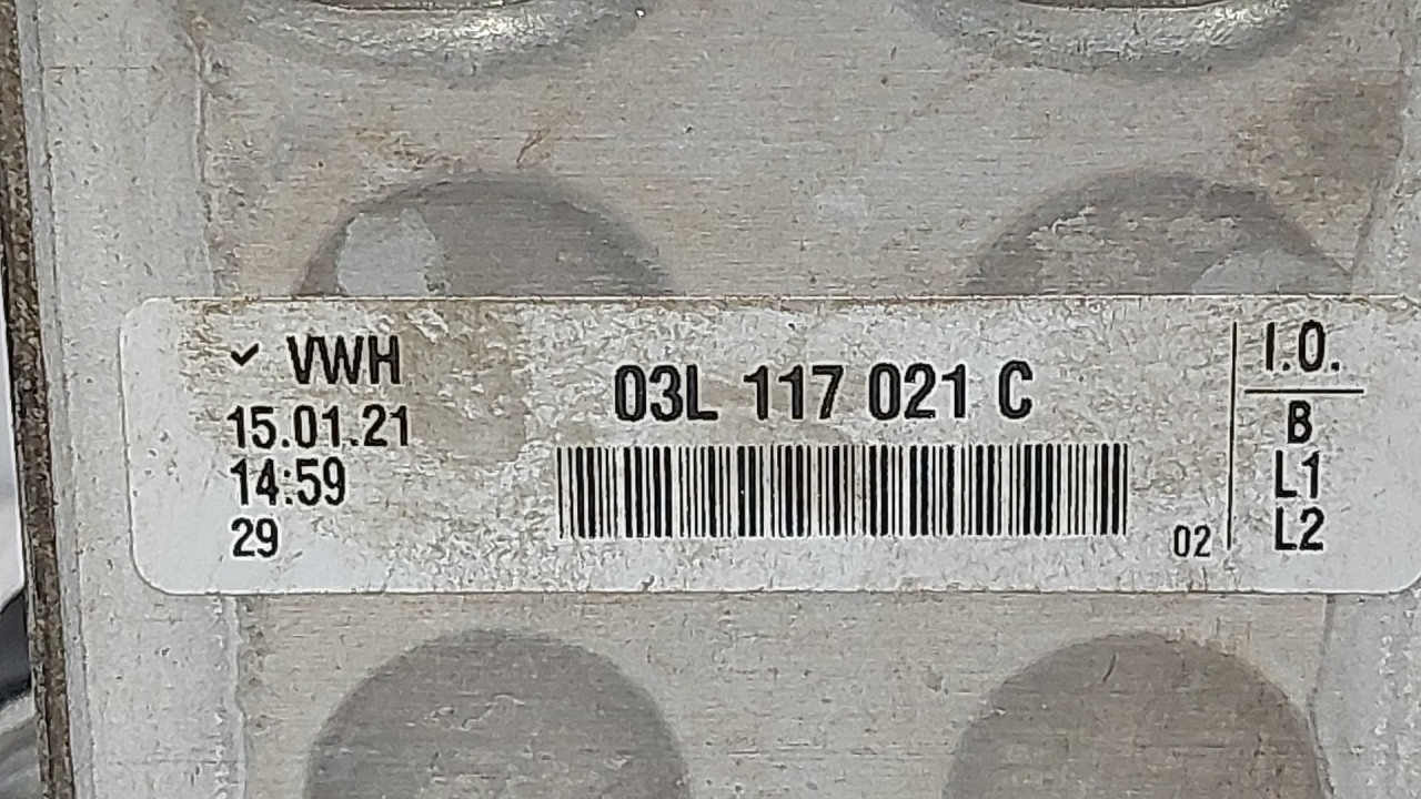 DIJELOVI HLADNJAK ULJA VW CADDY > 10-15 03L117021C