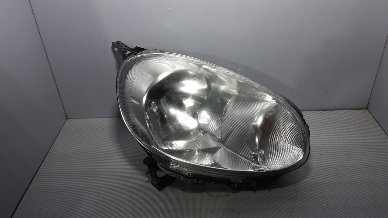 DIJELOVI FAR NISSAN MICRA > 10-13 260101HB0B