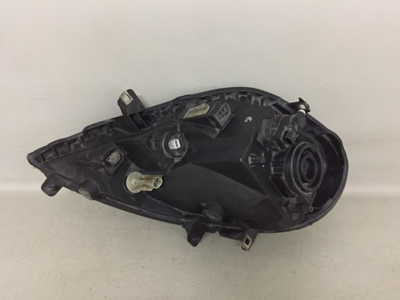 DIJELOVI FAR RENAULT TRAFIC > 07-14 8200701356
