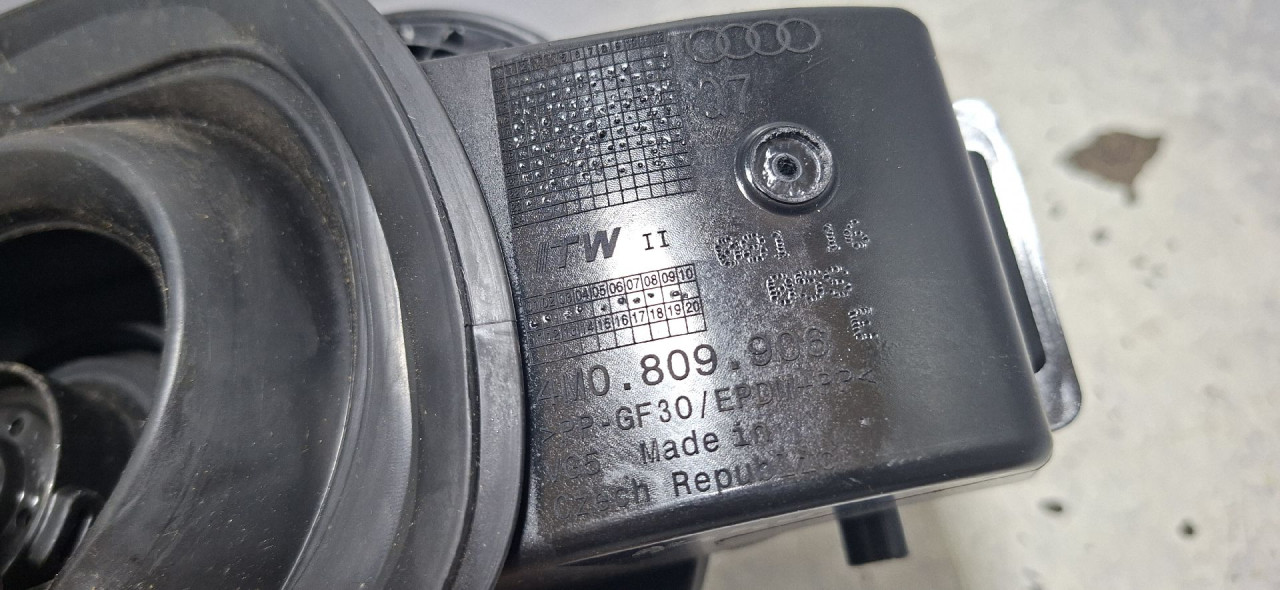 DIJELOVI POKLOPAC REZERVOARA AUDI Q7 (4M) > 19- 3.0 4M0809906E