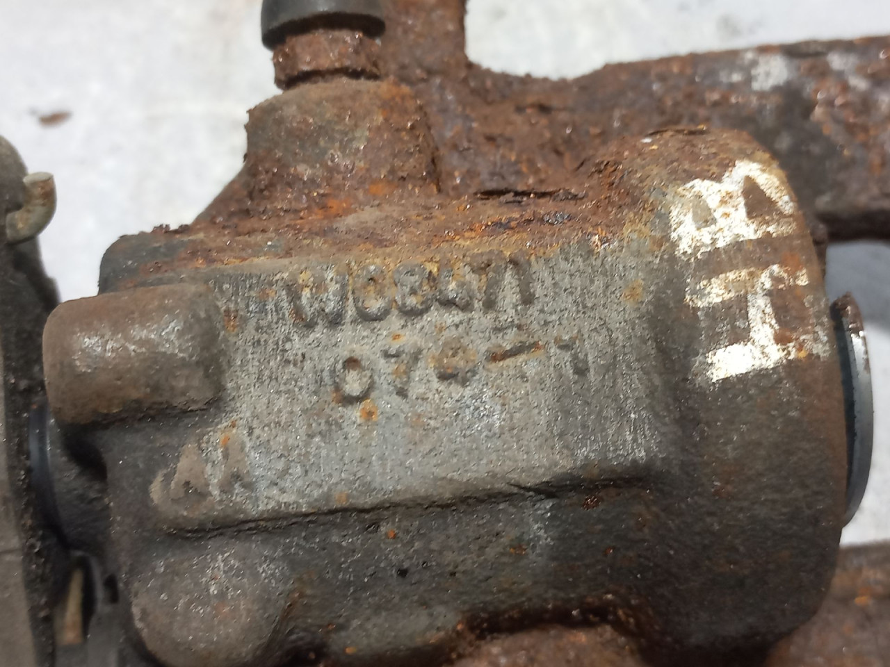 DIJELOVI KOCIONA KLJESTA VW CADDY > 10-15 W08471