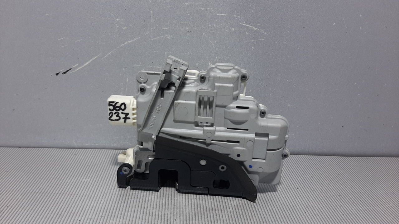DIJELOVI BRAVA VRATA AUDI Q7 > 06-09 3C4839016A
