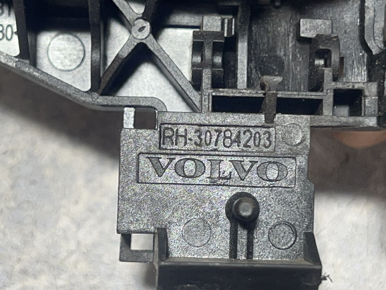 DIJELOVI RUCKA VRATA VOLVO XC60 > 13-17 30784203