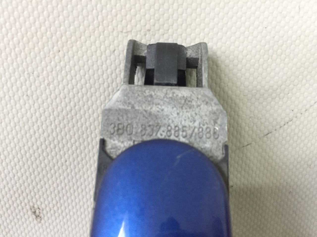 RUCKA VRATA VW PASSAT B5 > 00-05 3B0837885