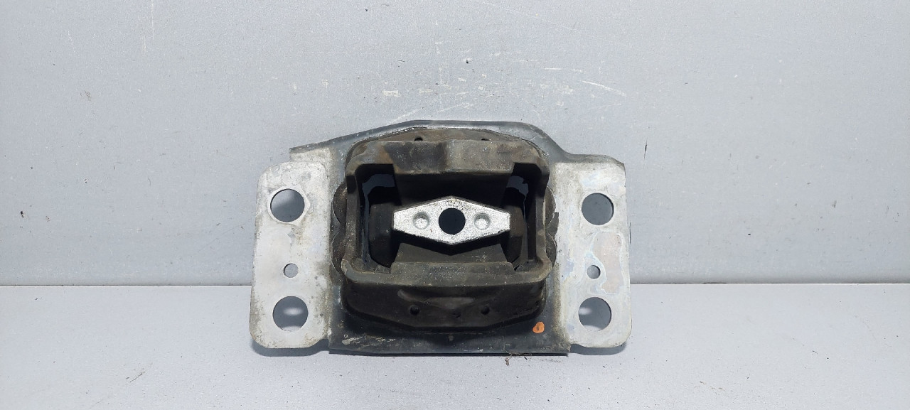 DIJELOVI NOSAC FORD MONDEO > 10-14 6G917M121AC