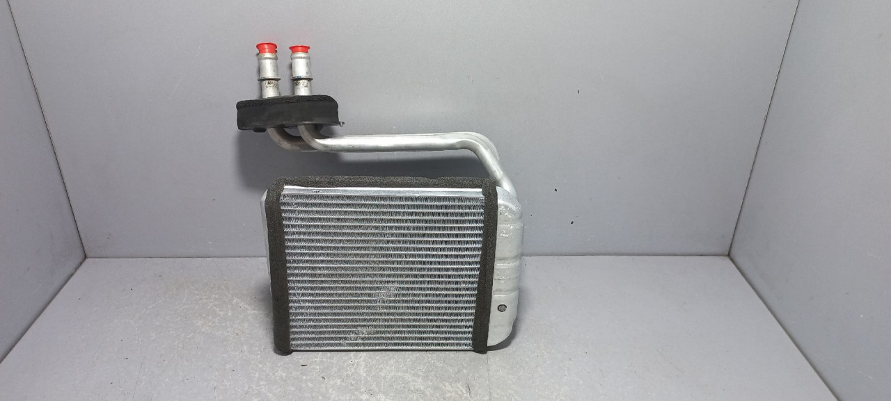 DIJELOVI MALI HLADNJAK VW AMAROK > 16-18 7H1819121